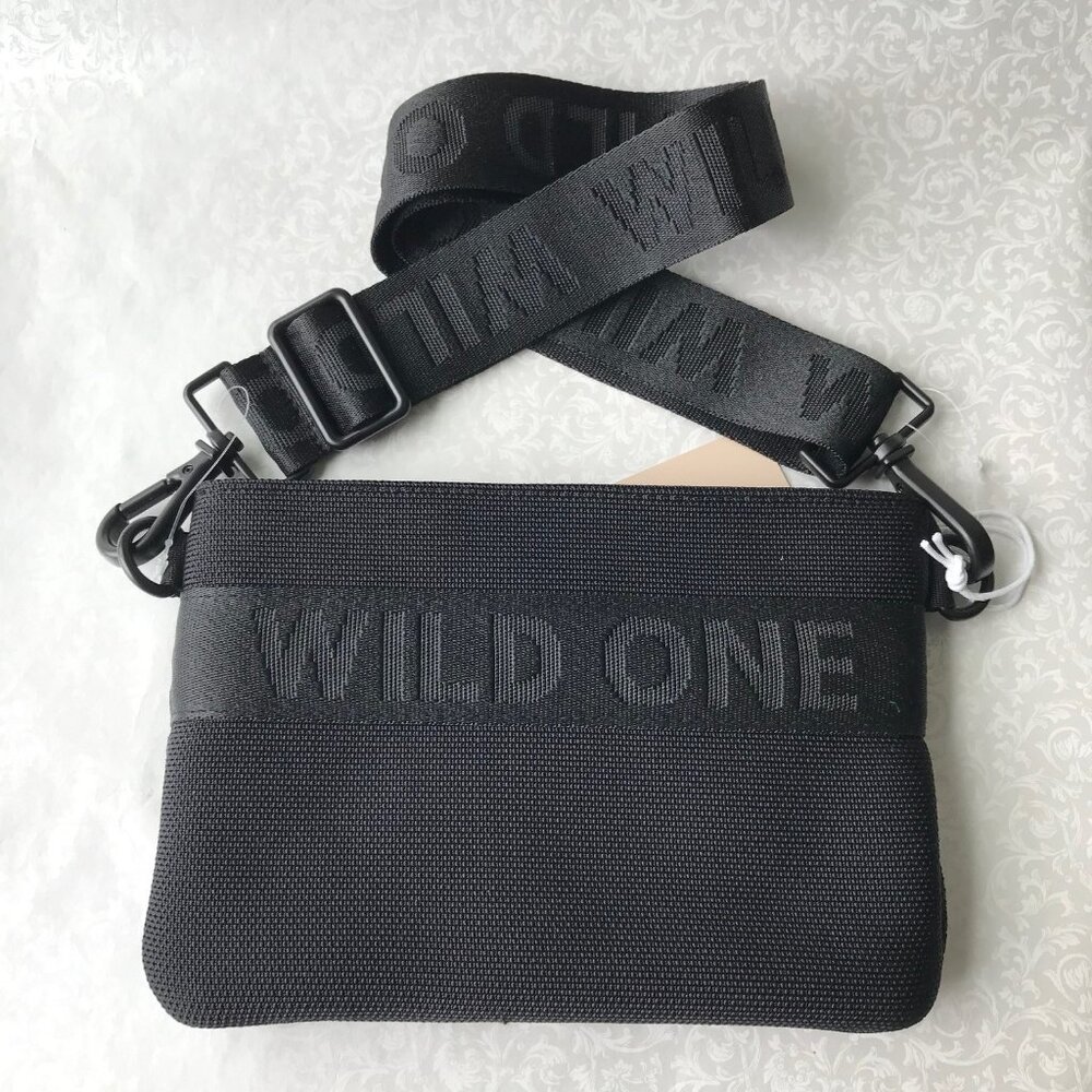 WILD ONE DOG TREAT POUCH & Poop Bag Dispenser Wear 2 Ways CROSSBODY BLACK - Picture 4 of 7